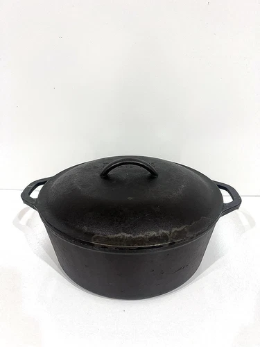 Vintage Cast Iron Lodge Covered Dutch Oven w/ Basting Lid 8 DOL 5 Quart