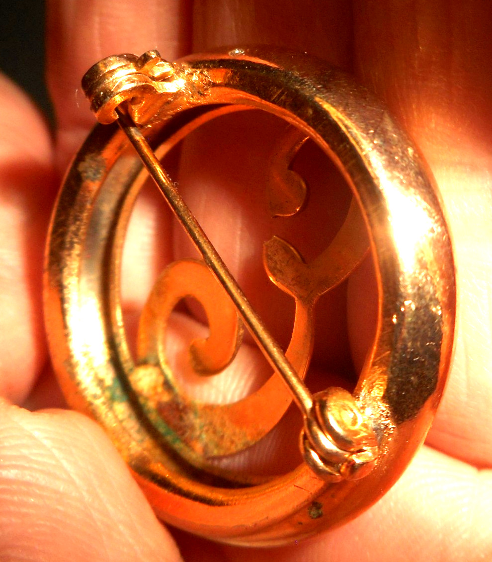 Vtg Goldfilled Cursive E Initial Puffy Circle Bro… - image 7