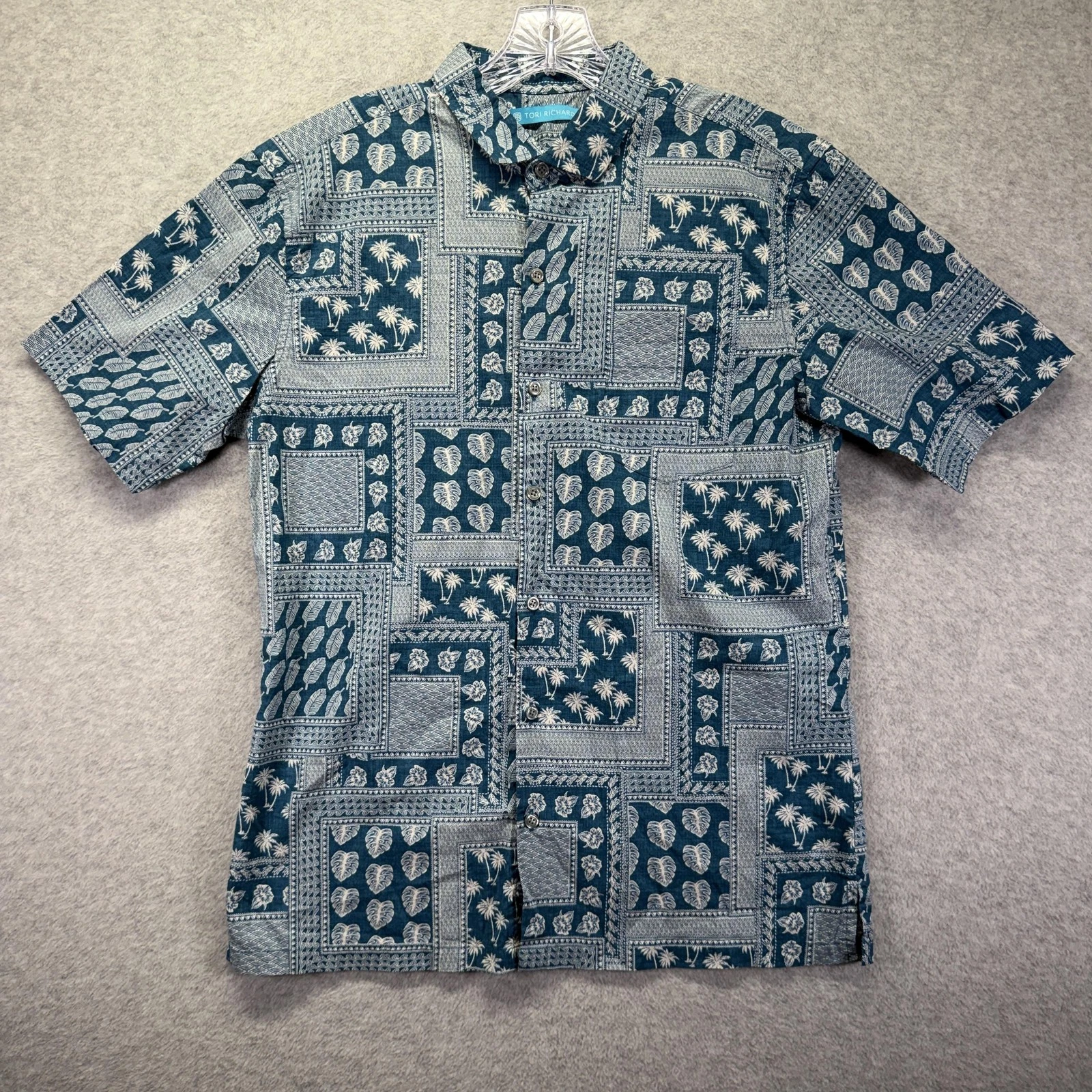 Tori Richard Shirt Mens Medium Blue Palm Tree Hawaiian Button Up Made Hawaii