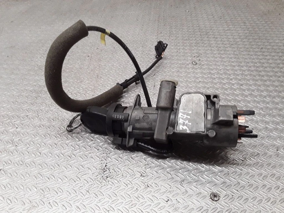 Ford Galaxy 2000 Diesel Ignition barrel lock 4B0905851B DEV478076 - Image 4 of 4