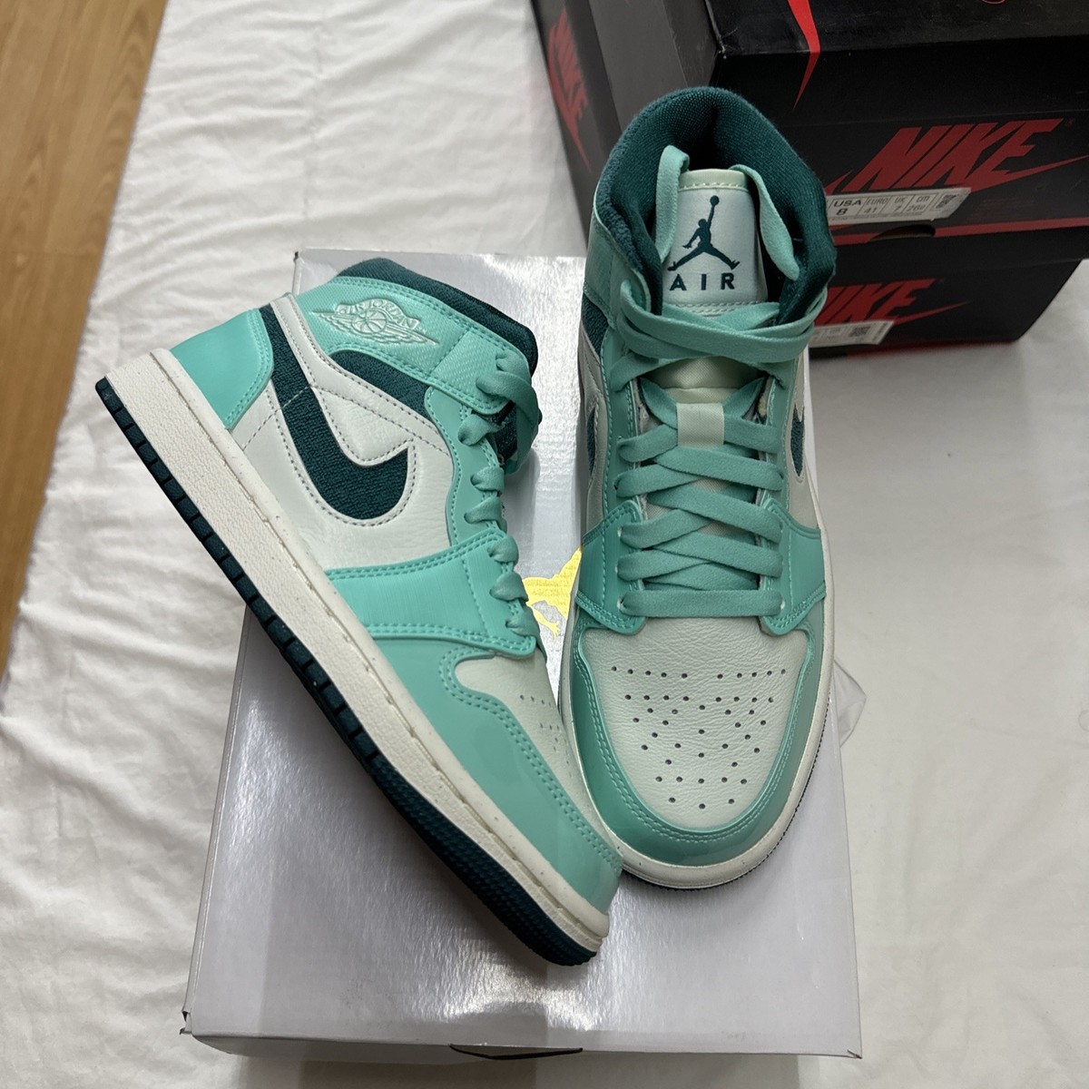 Air Jordan 1 MID SE Chenille Bleached Turquoise Women DZ3745-300 