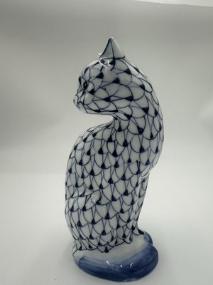 Andrea by Sadek 7.5'' Cat Hand Painted Blue & White Fishnet Pattern Herend Style