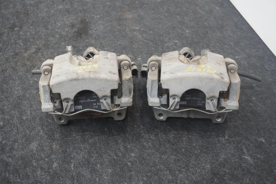 Pinza de freno trasera izquierda y derecha Seat 68318817aa Alfa Romeo Giulia 17-25 Foto 2 de 4