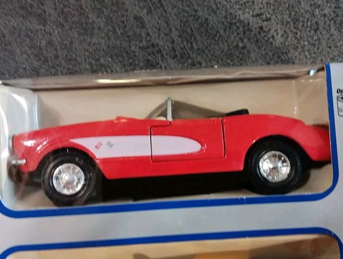 VINTAGE WELLY Chevrolet Corvette DIE-CAST (set of 2) Cars 1:38 Scale 4" (NEW) - Picture 8 of 14