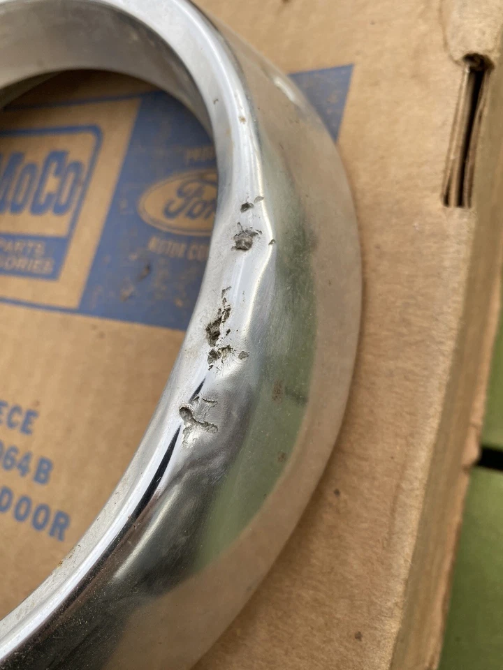 Mercury Comet Montego 1968 faro puerta C8GY-13064-B abollado Foto 2 de 3