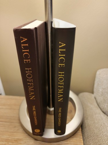 The Red Garden by Alice Hoffman 2011 1st Edition 1st Printing Hardback DJ VGC!! - Picture 2 of 12