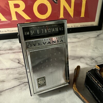 Vintage Antique Rare Sylvania TR-25 Pocket 8 Transistor Radio