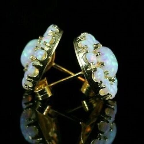 Aretes ovalados de diamantes con flores de ópalo de fuego de 5 quilates acabado en oro amarillo de 14 k Foto 2 de 4