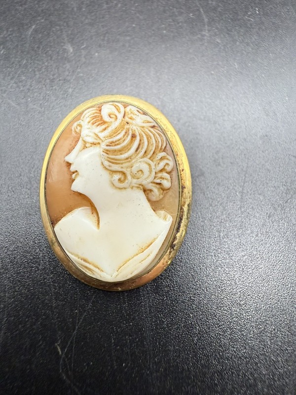 Victorian Carved Shell Greek Goddess FLORA CAMEO Rolled Gold Brooch K1