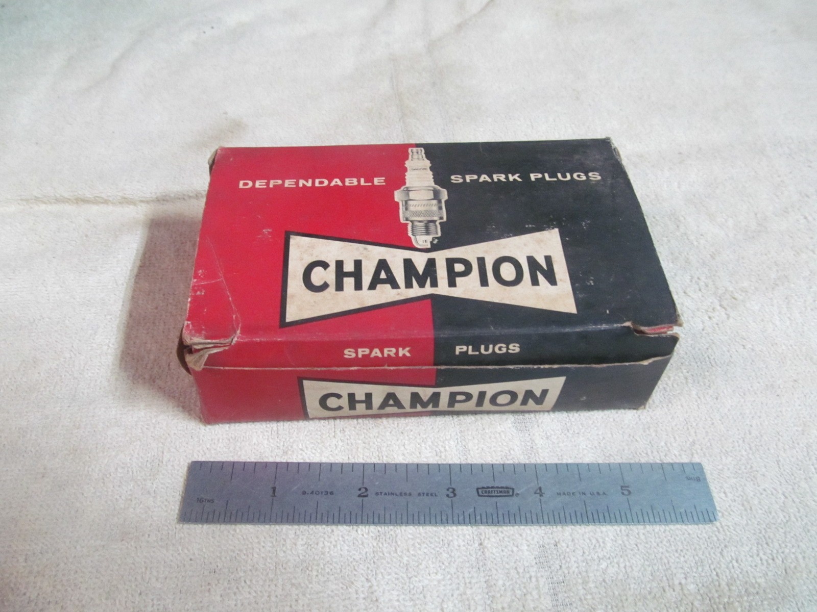 6 NEW CHAMPION SPARK PLUGS, NUMBER L-87Y, MADE IN THE USA.