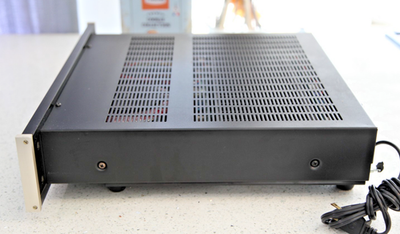 McIntosh Mc7100 Stereo Solid State Power Amplifier - Very Good