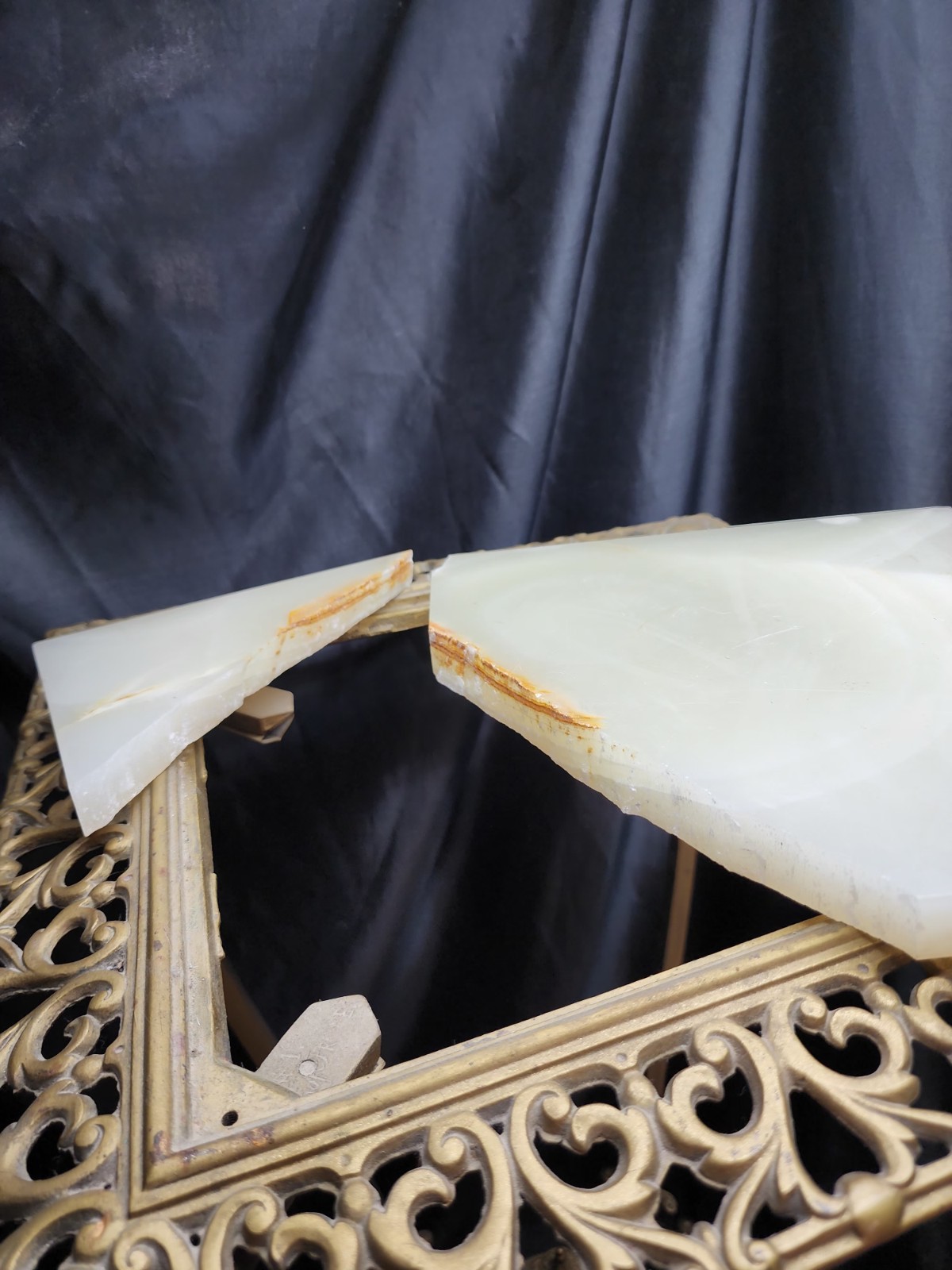 30" VICTORIAN SOLID BRASS AND ONYX PLANT STAND c1890 Green African Jade 