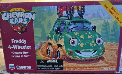 Chevron Freddy 4-Wheeler Advertising Truck Toy Car w/ 2 Mountain Bikes, 1996