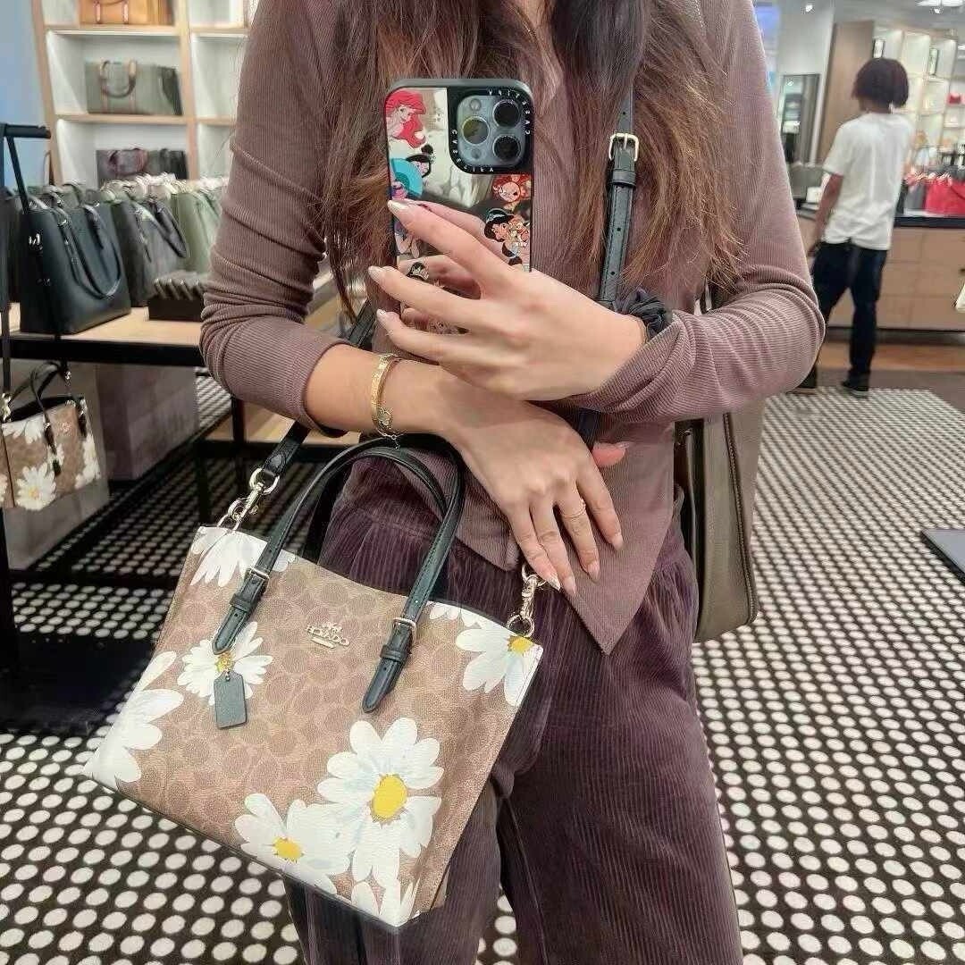 NWT Coach Mollie Tote Bag 25 In Signature Canvas With Floral