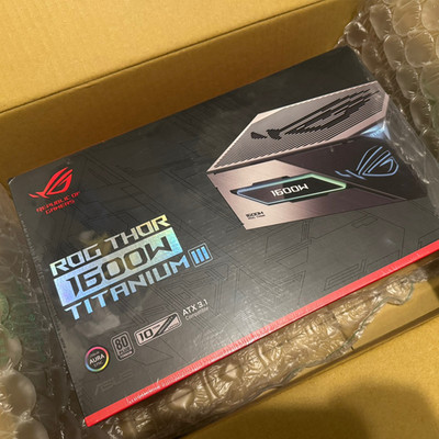 ASUS ROG THOR 1600W Titanium Power Supply MOSFET ROG HEATSINKS 135MM PWM FAN
