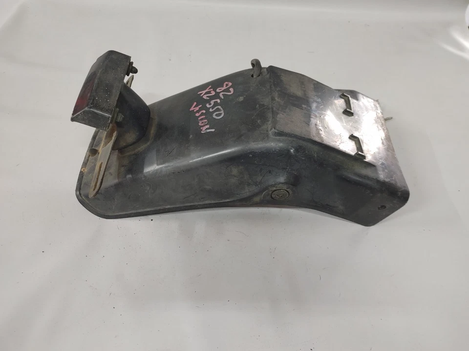Guardabarros trasero Yamaha XZ550 1982 Vision OEM 11H-21611-00-00 Foto 4 de 4