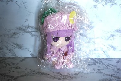 NEW Touhou Project Patchouli Plush Doll Fumo Fumo Pache Series 75 With Badge