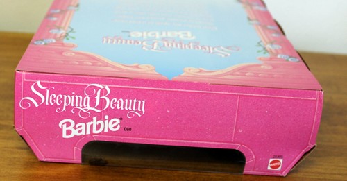 Bambola Barbie Bella Addormentata 1998 Mattel #26895 scatola plastica danneggiata - Foto 4 di 4