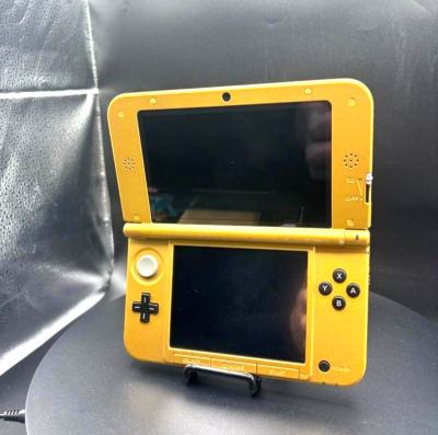 Nintendo 3DS LL The Legend of Zelda A Link Between Worlds Limited Nintendo 3DS LL The Legend of Zelda A Link Between Worlds Limited