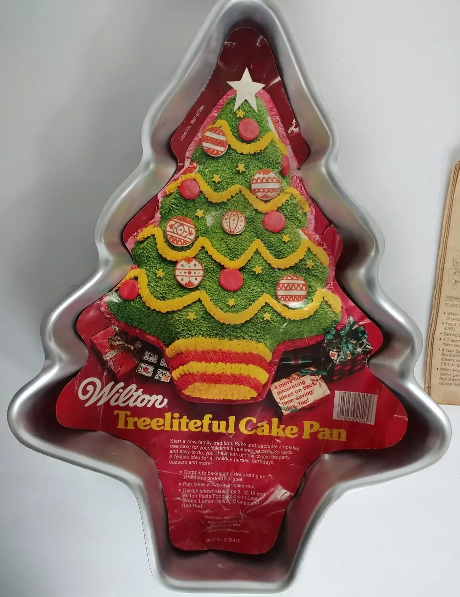 Simple Christmas Tree Cake - Wilton