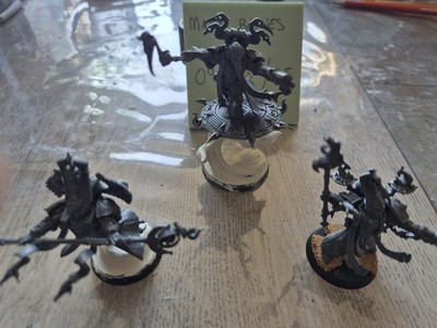 X10 Thousand Sons Rubric Marines mit Flammen und 3 Zauberern.