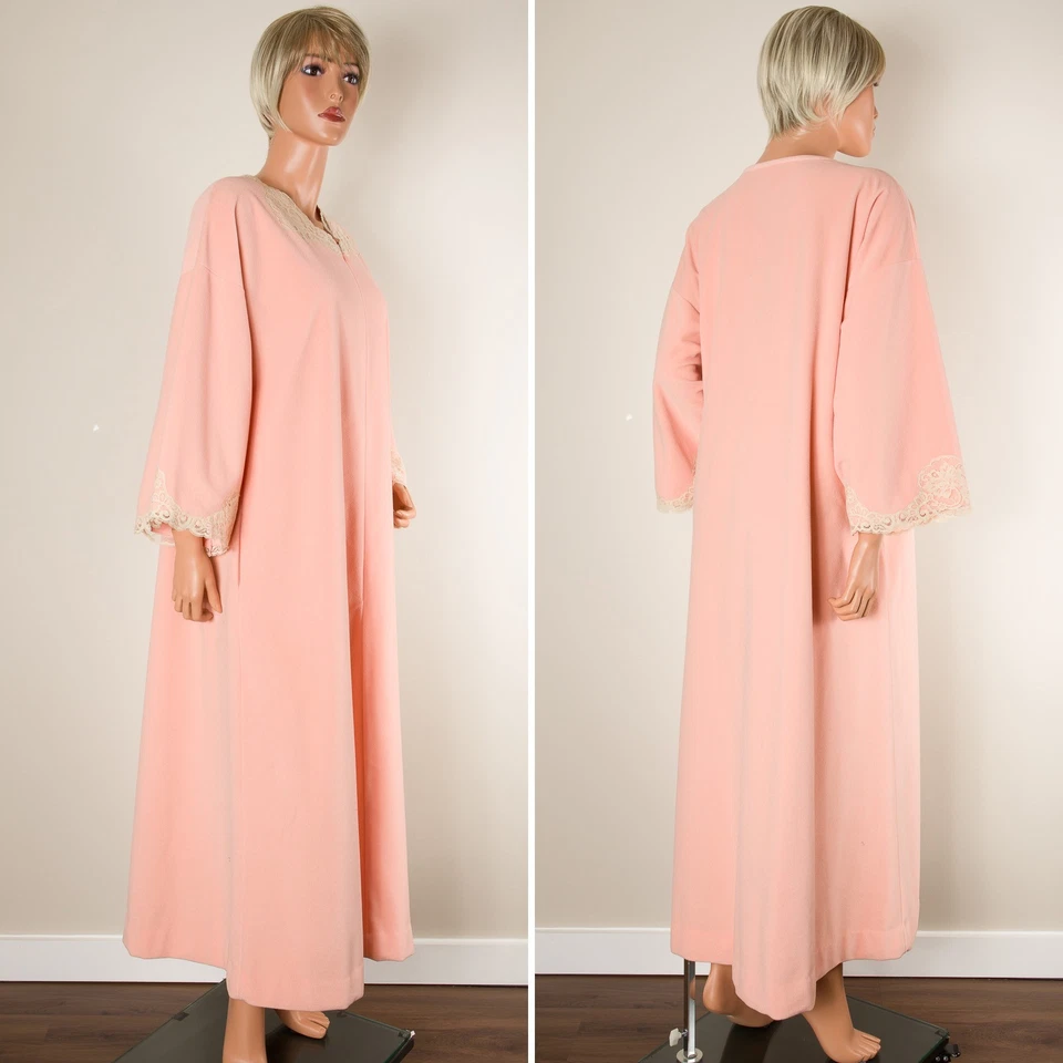 💖 Roupão vintage Vanity Fair poliéster rosa pêssego M casaco 1/2 zíper vestido acabamento em renda - Imagem 2 de 4