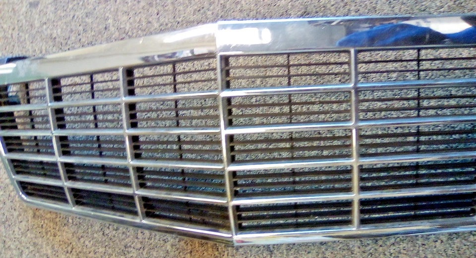 91-93 CADILLAC DEVILLE OEM ПЕРЕДНЯЯ РЕШЕТКА РАДИАТОРА LOC-114DG - Изображение 3 из 4