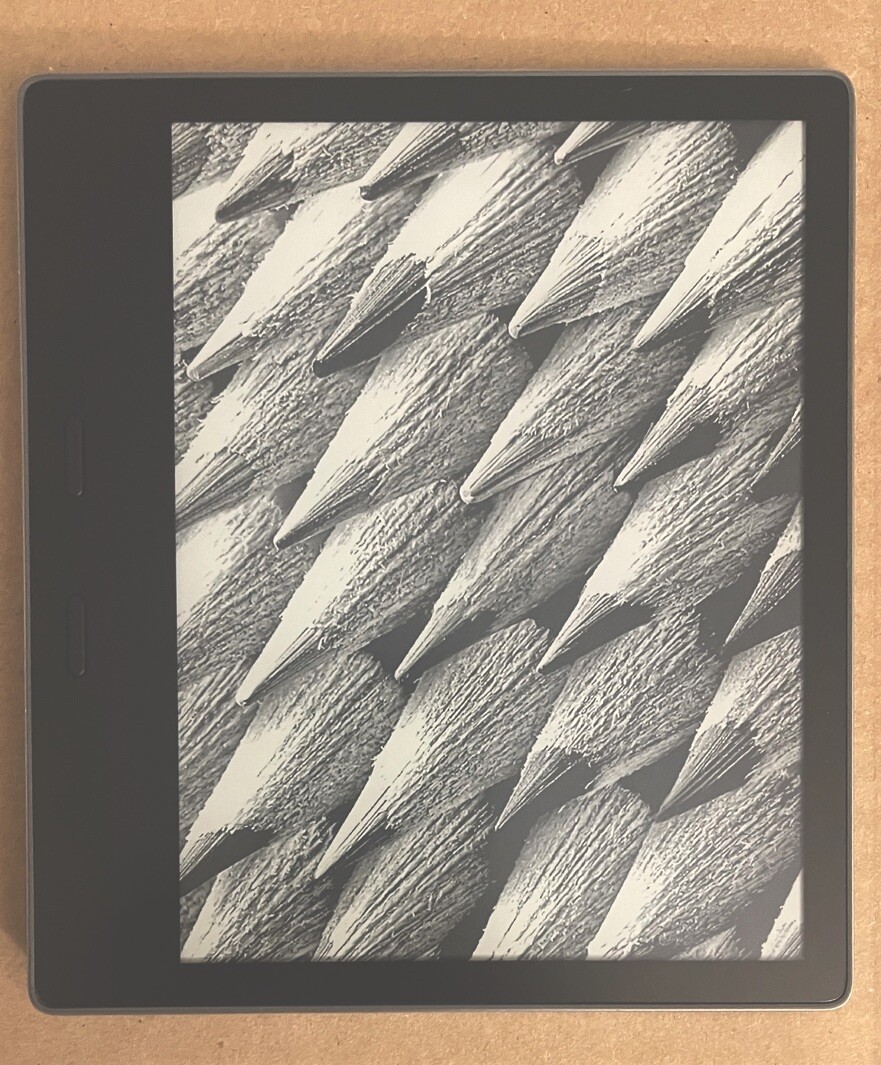 Kindle Oasis 10th Gen 7in Waterproof E-Reader 300ppi WiFi 8GB Gray Excellent Condition  -image