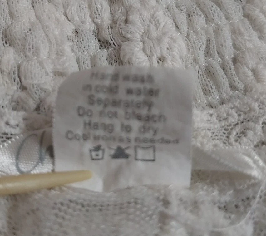 Blusa Charlotte Russe Feminina G Manga Curta Transparente Decote V Bordada Floral Transparente - Imagem 4 de 4