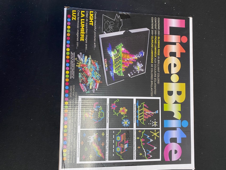 Basic Fun Lite Brite Magic Screen – Écran LED – 200 Chevilles – 6 Modèles – Dès 3 Ans