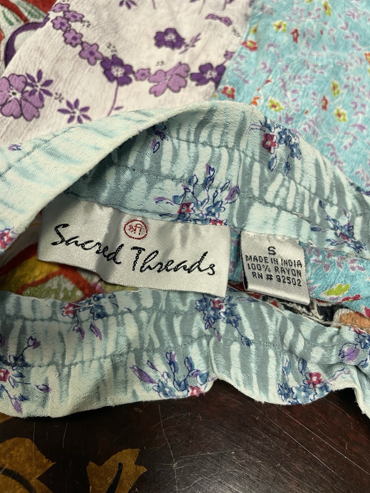 VTG Sacred Threads Patchwork Pull on Wide Leg Pan… - image 4