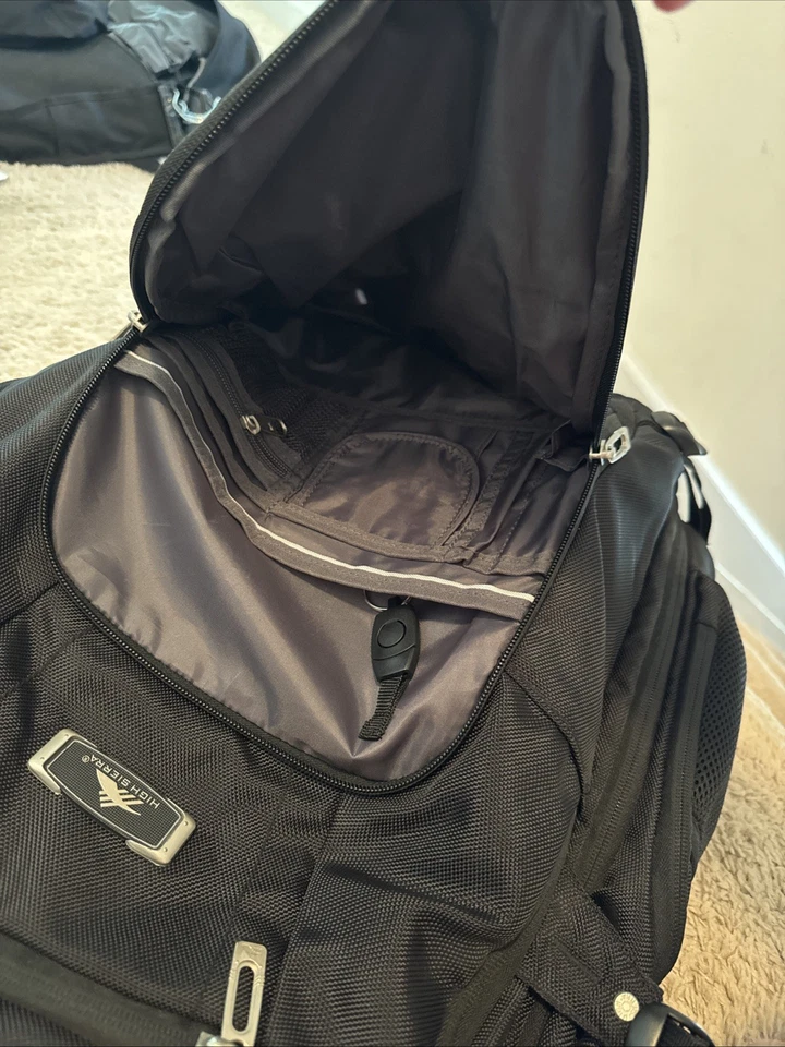Mochila High Sierra XBT con respaldo refrigerado por flujo de aire nueva sin etiquetas Foto 3 de 4