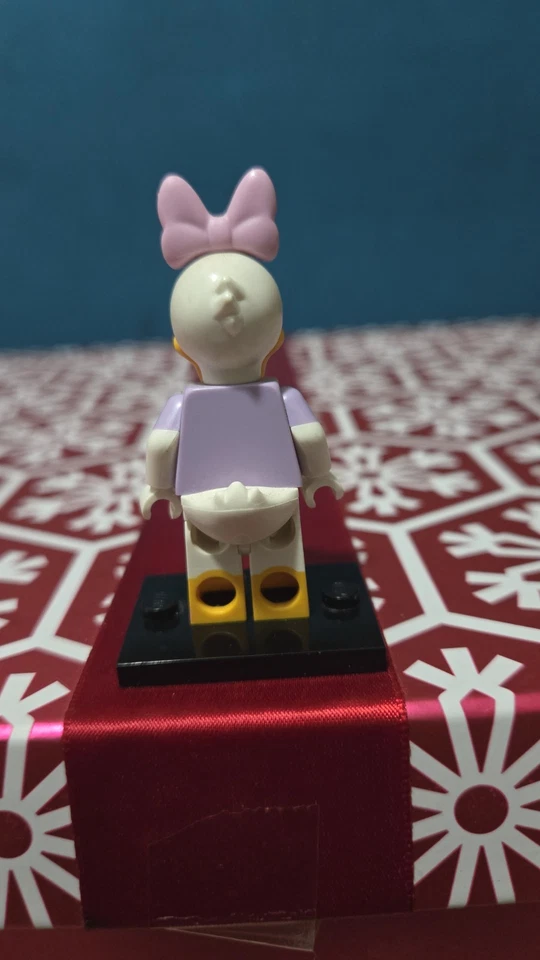 LEGO Disney Series 1 71012 Minifigure Daisy Duck Character Retired - Image 2 of 2