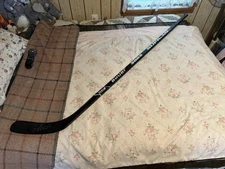 ERIC LINDROS SIGNED  GAME USED PHILADELPHIA FLYERS BAUER SUPREME HOCKEY STICK