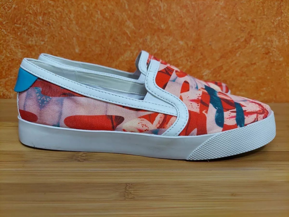 Camotartan By Geox Designed By Yong Bae Seok Size 7 Woman Floral slip on Comfy