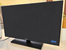 Samsung 40in LED Flat Screen TV 720p HD Black w/ Samsung Remote