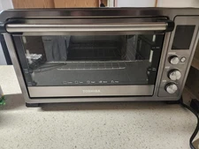 Toshiba 6-Slice Convection Toaster Oven, 10-in-1 Countertop, Black Stainless