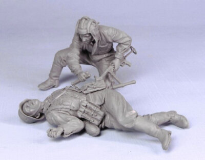 New 1/35 Ancient Injured Crew Include 2 Infantryman Summer Resin Figure Unassemb