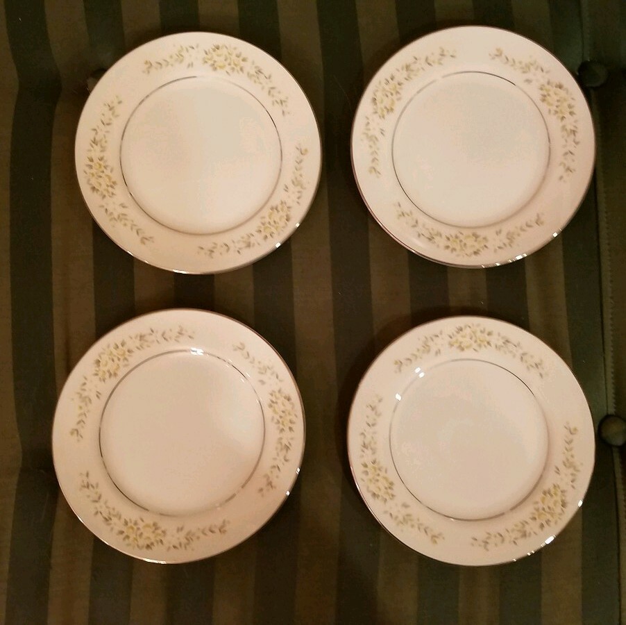 Vintage Lady Carolyn Fine China From Japan Lot of (4) 6 1/4" Bread