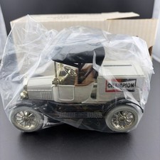 New In Box 1918 Ford Runabout Champion Spark Plugs Ertl 1:25 Diecast Bank