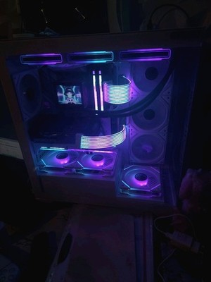ROG Gaming Desktop-PC Weiß, RGB-Beleuchtung, Flüssigkeitskühlung, GeForce RTX