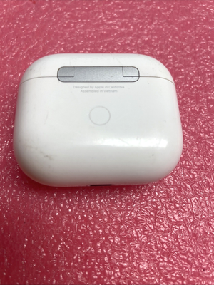 GENUINE Apple AirPods Headphones Wireless Earbuds A2564 W Charging