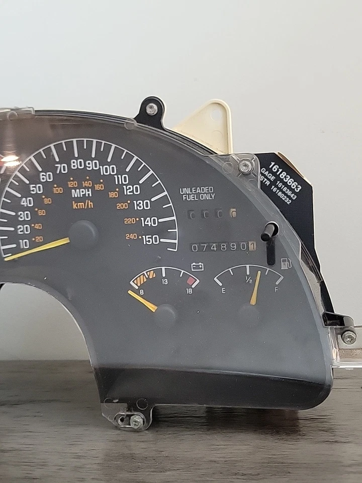 Pontiac Trans Am Firebird 1993-96 cuadro de instrumentos 150 mph (75 k millas) Foto 3 de 4