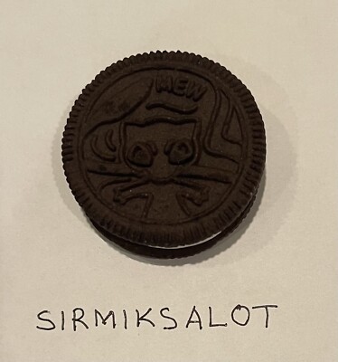 EXTREMELY RARE POKÉMON OREO MEW COOKIE AUTHENTIC RARE PERFECT CONDITION