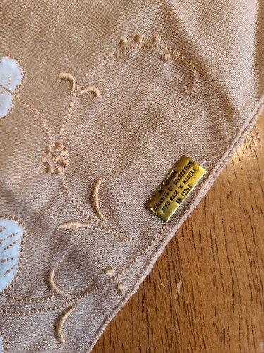 NWT Vintage Madeira Embroidered Applique Beautiful Floral Hankie Unused LOT 2 - Picture 4 of 7