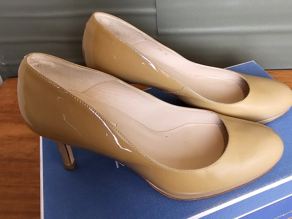 L.K. Charol Bennett Nude para mujer talla 38,5 (7,5) Foto 2 de 4