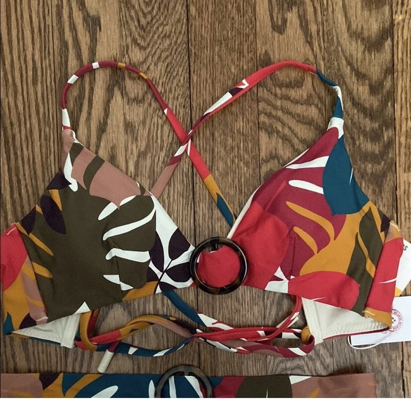 Conjunto de bikini Red Carter (parte superior pequeña, parte inferior mediana) Foto 2 de 4