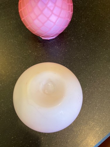 MT WASHINGTON PAIR OF 2 SATIN GLASS 1 DIAMOND QUILTED & 1 PINK RUFFLED BOWL VASE - Picture 8 of 10