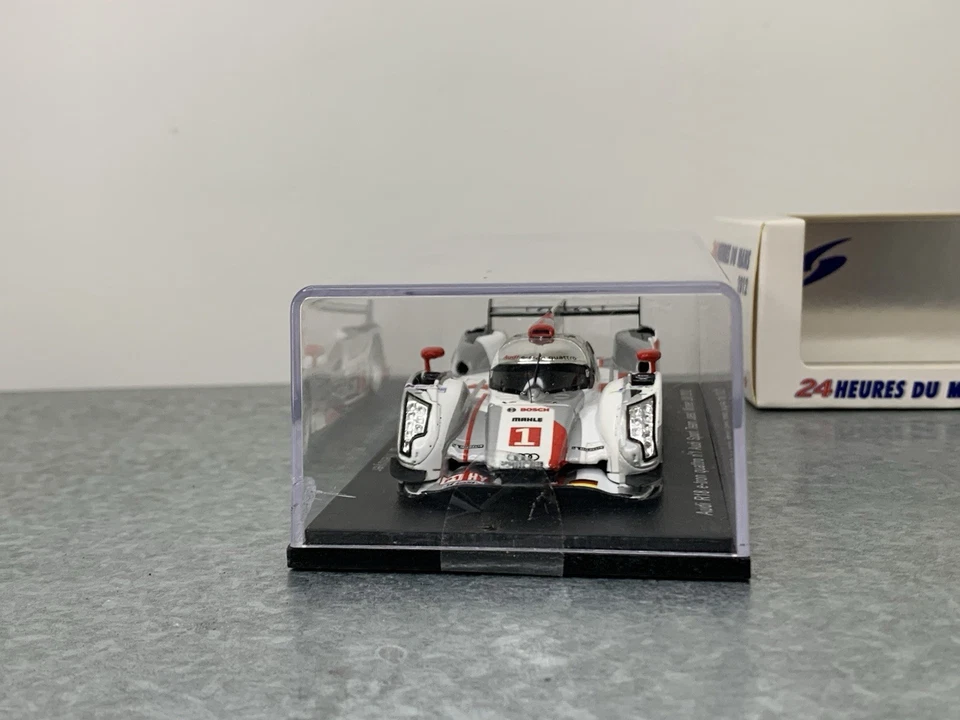 Spark 1:43 Audi R18 E-Tron Quattro Audi Sport Joest Le Mans 2012 Winner - Image 3 of 4
