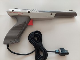Original Nintendo NES Console OEM + Controllers + Zapper &ndash; Tested Works &ndash; AS-IS
